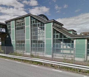 Location de voiture à Tumba